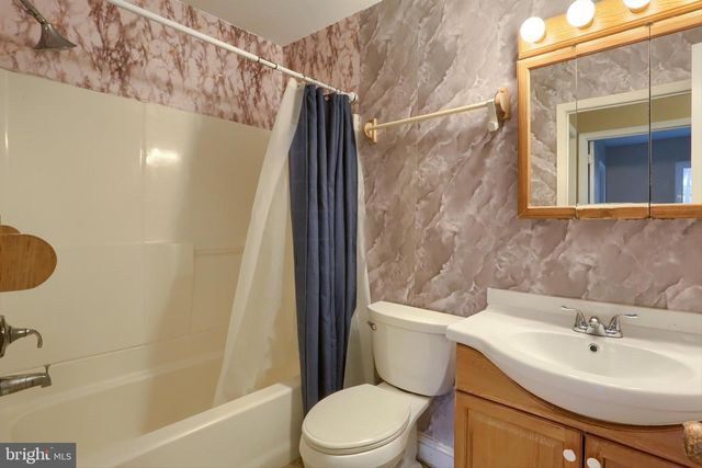 2629 GATEWAY DR, Harrisburg, PA 17110