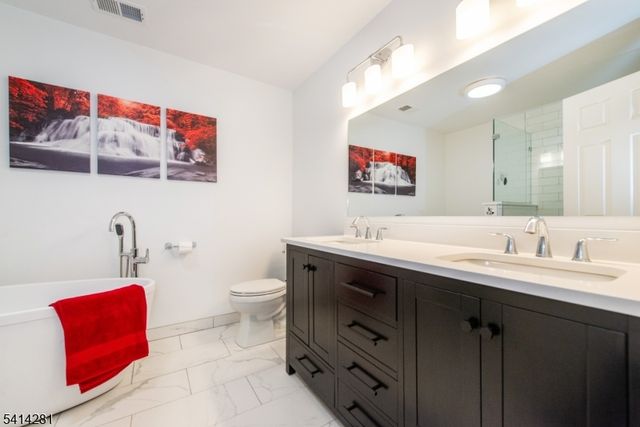 82 Sunrise Dr, Hanover Twp., NJ 07981