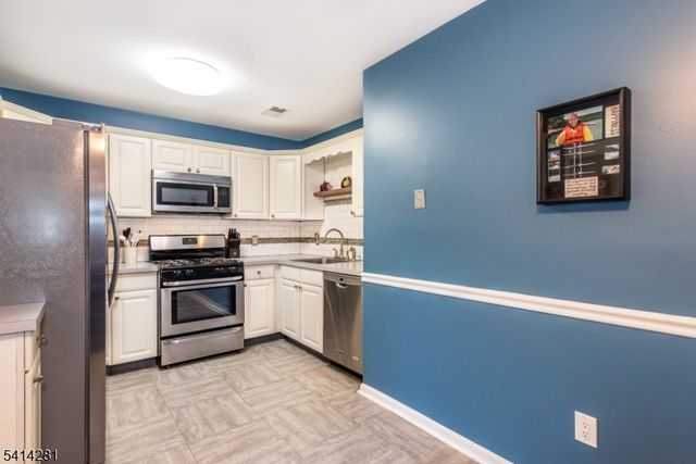 82 Sunrise Dr, Hanover Twp., NJ 07981