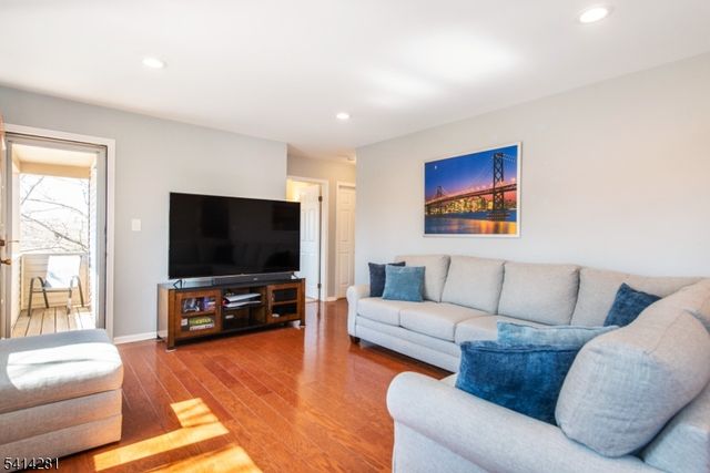 82 Sunrise Dr, Hanover Twp., NJ 07981