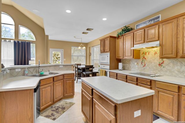 2611 Menard, San Antonio, TX 78251