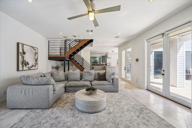 427 W 27th Street, Houston, TX 77008