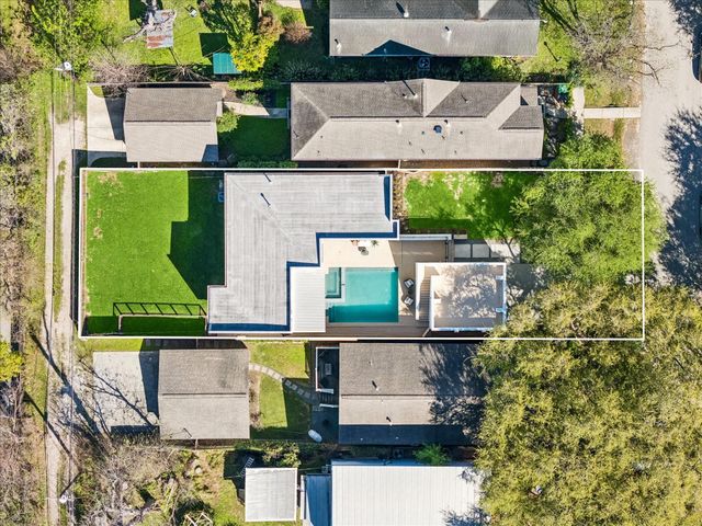 427 W 27th Street, Houston, TX 77008