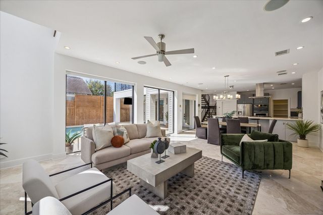 427 W 27th Street, Houston, TX 77008