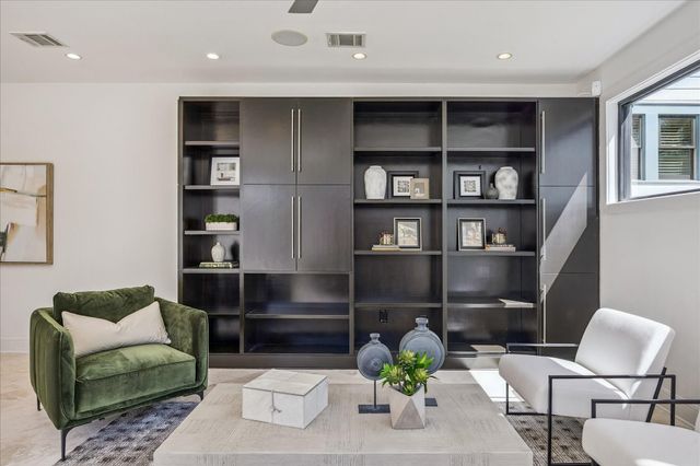 427 W 27th Street, Houston, TX 77008