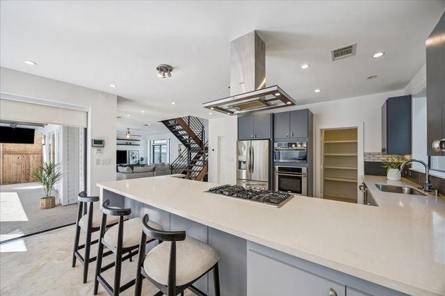 427 W 27th Street, Houston, TX 77008