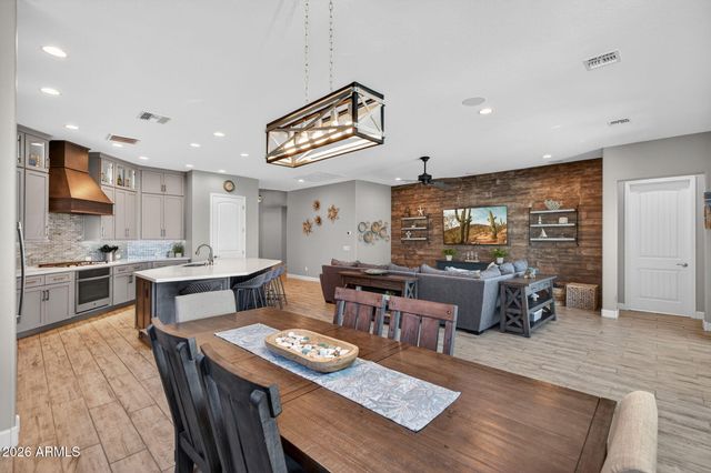 21237 W MINNEZONA Avenue, Buckeye, AZ 85396