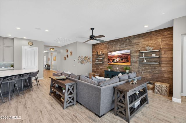 21237 W MINNEZONA Avenue, Buckeye, AZ 85396