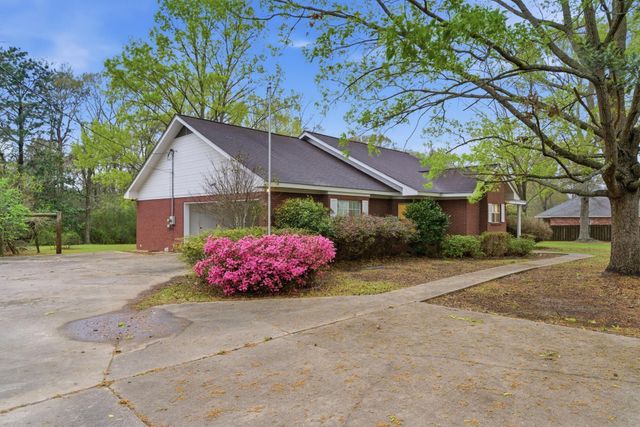 33 Joe Traylor Rd., Hattiesburg, MS 39402