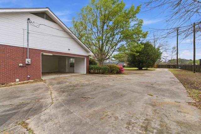 33 Joe Traylor Rd., Hattiesburg, MS 39402