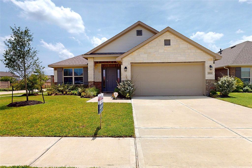 19934 Sienna Green Drive, Hockley, TX 77447