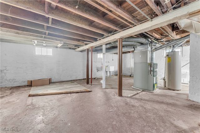 4002 Maplecrest Avenue, Parma, OH 44134