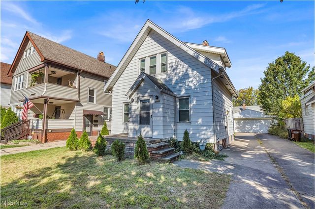 4002 Maplecrest Avenue, Parma, OH 44134