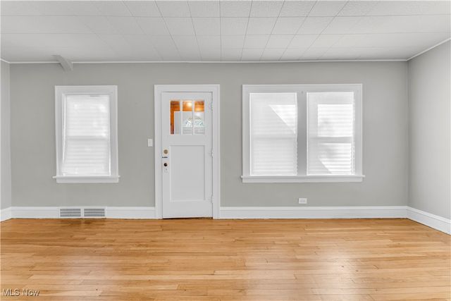 4002 Maplecrest Avenue, Parma, OH 44134