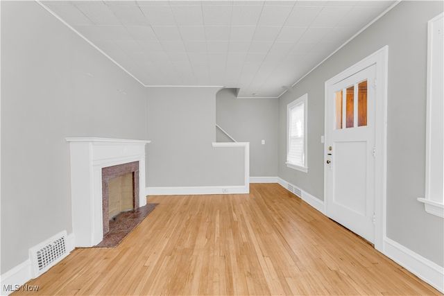 4002 Maplecrest Avenue, Parma, OH 44134