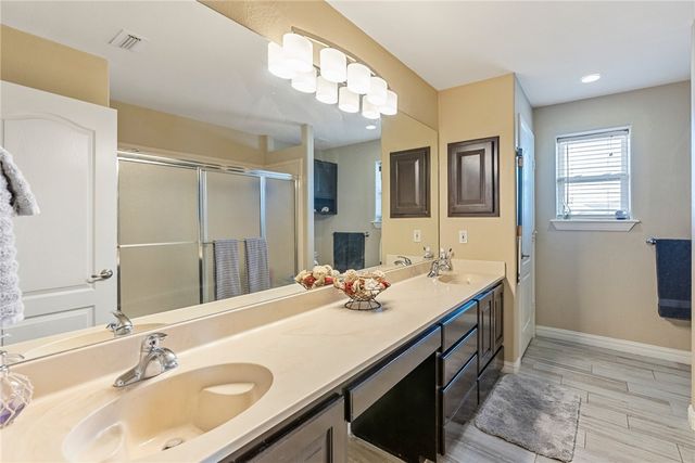 7842 Beauvais Dr, Corpus Christi, TX 78414