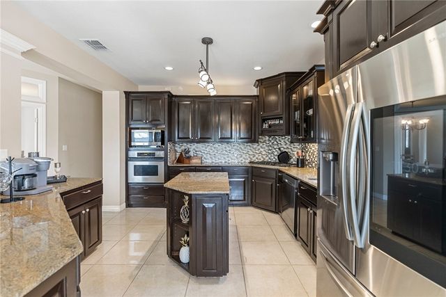 7842 Beauvais Dr, Corpus Christi, TX 78414
