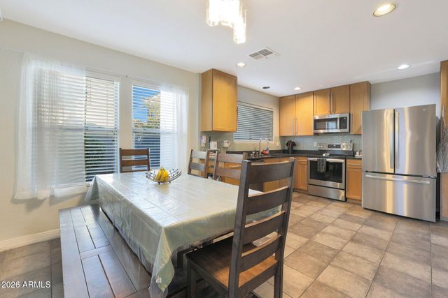 1174 E CANYON CREEK Drive, Gilbert, AZ 85295