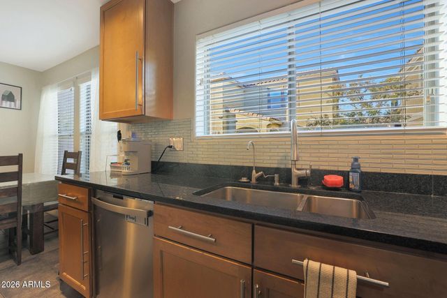 1174 E CANYON CREEK Drive, Gilbert, AZ 85295