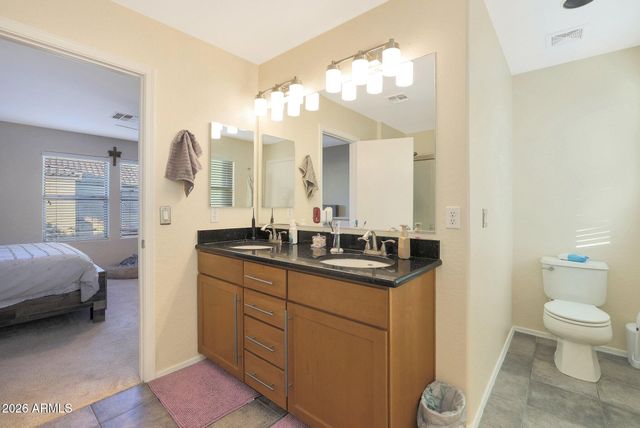 1174 E CANYON CREEK Drive, Gilbert, AZ 85295