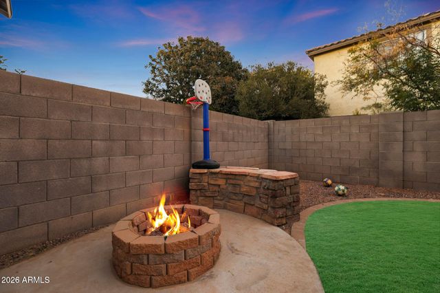 1174 E CANYON CREEK Drive, Gilbert, AZ 85295