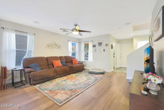 1174 E CANYON CREEK Drive, Gilbert, AZ 85295