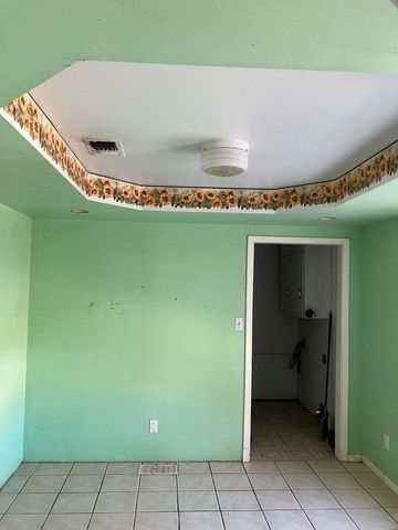 305 SE 8th Street, Plainview, TX 79072