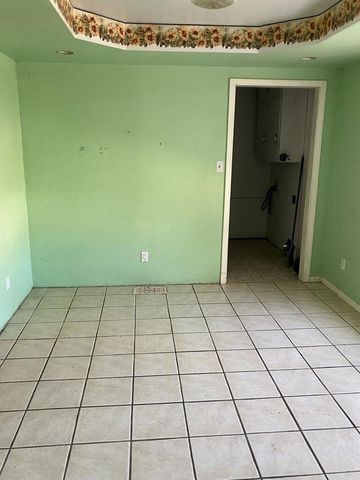 305 SE 8th Street, Plainview, TX 79072