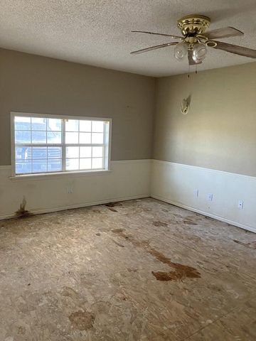 305 SE 8th Street, Plainview, TX 79072