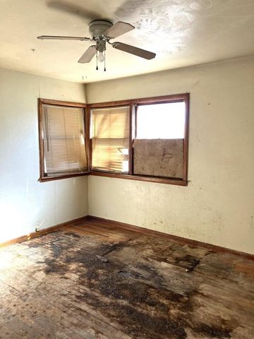 305 SE 8th Street, Plainview, TX 79072