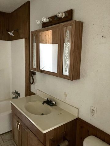 305 SE 8th Street, Plainview, TX 79072