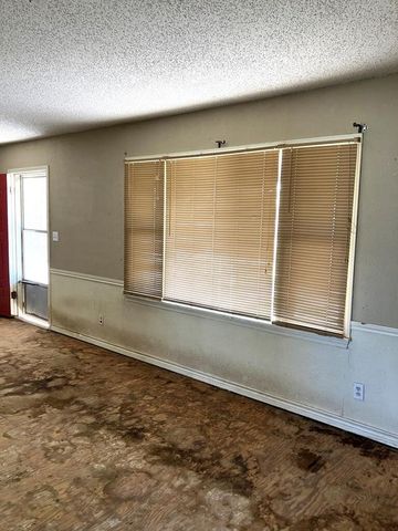 305 SE 8th Street, Plainview, TX 79072