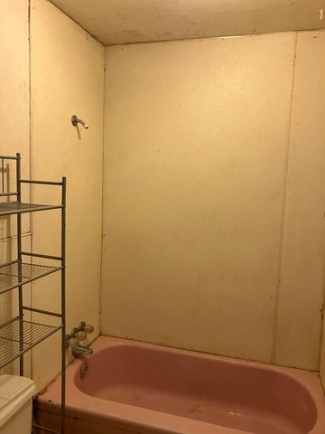 305 SE 8th Street, Plainview, TX 79072