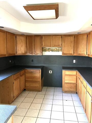 305 SE 8th Street, Plainview, TX 79072