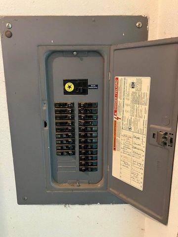 305 SE 8th Street, Plainview, TX 79072