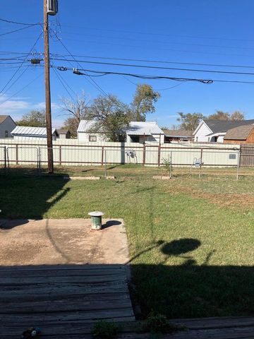 305 SE 8th Street, Plainview, TX 79072