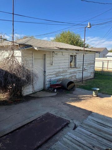 305 SE 8th Street, Plainview, TX 79072