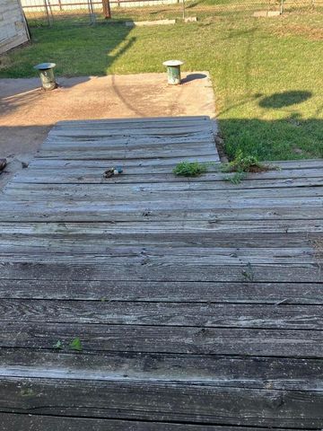 305 SE 8th Street, Plainview, TX 79072