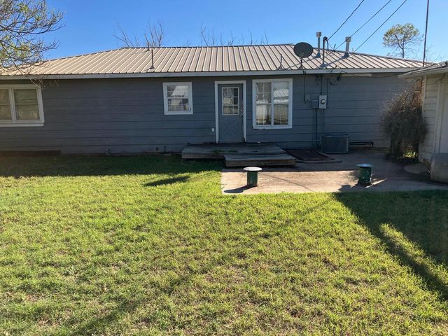 305 SE 8th Street, Plainview, TX 79072