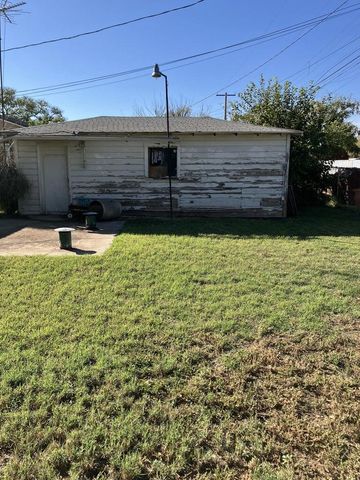 305 SE 8th Street, Plainview, TX 79072