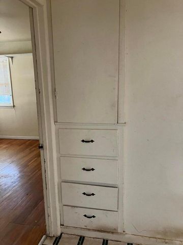 305 SE 8th Street, Plainview, TX 79072