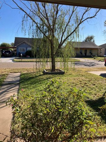 305 SE 8th Street, Plainview, TX 79072