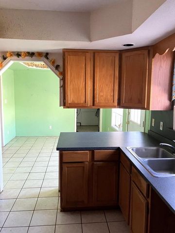 305 SE 8th Street, Plainview, TX 79072