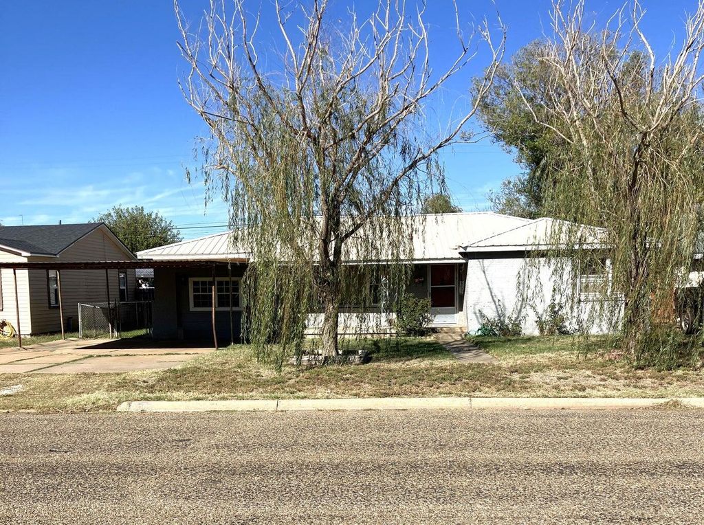 305 SE 8th Street, Plainview, TX 79072