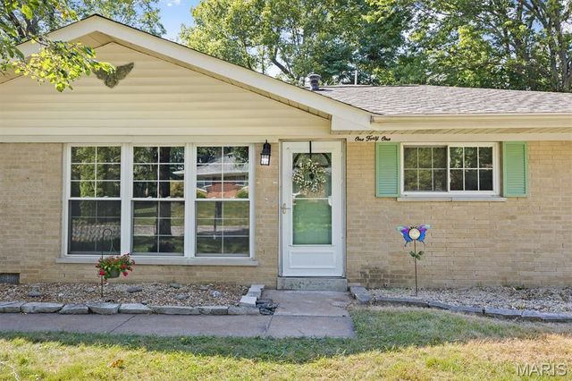 141 Sunny Slope Drive, Belleville, IL 62221