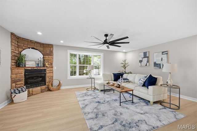 141 Sunny Slope Drive, Belleville, IL 62221