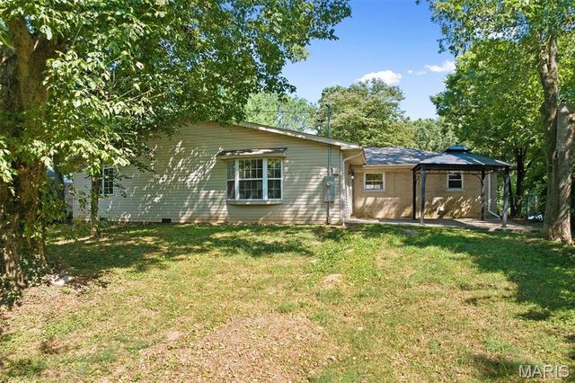 141 Sunny Slope Drive, Belleville, IL 62221