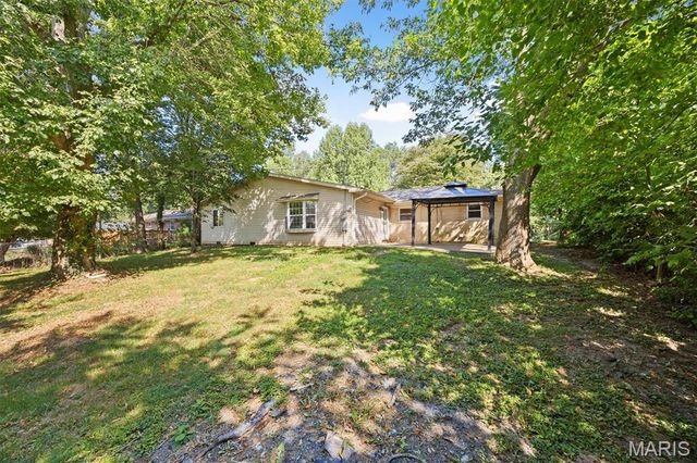 141 Sunny Slope Drive, Belleville, IL 62221