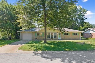 141 Sunny Slope Drive, Belleville, IL 62221