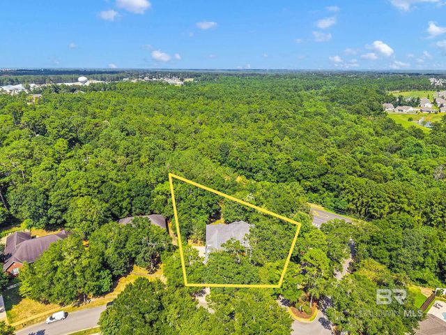 8955 N Lamhatty Lane, Daphne, AL 36526